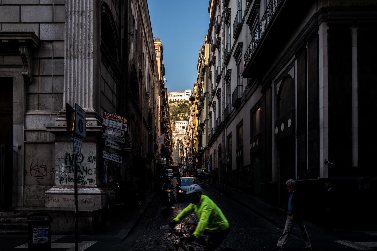 Art Suite Nel Cuore Di Napoli Eksteriør billede