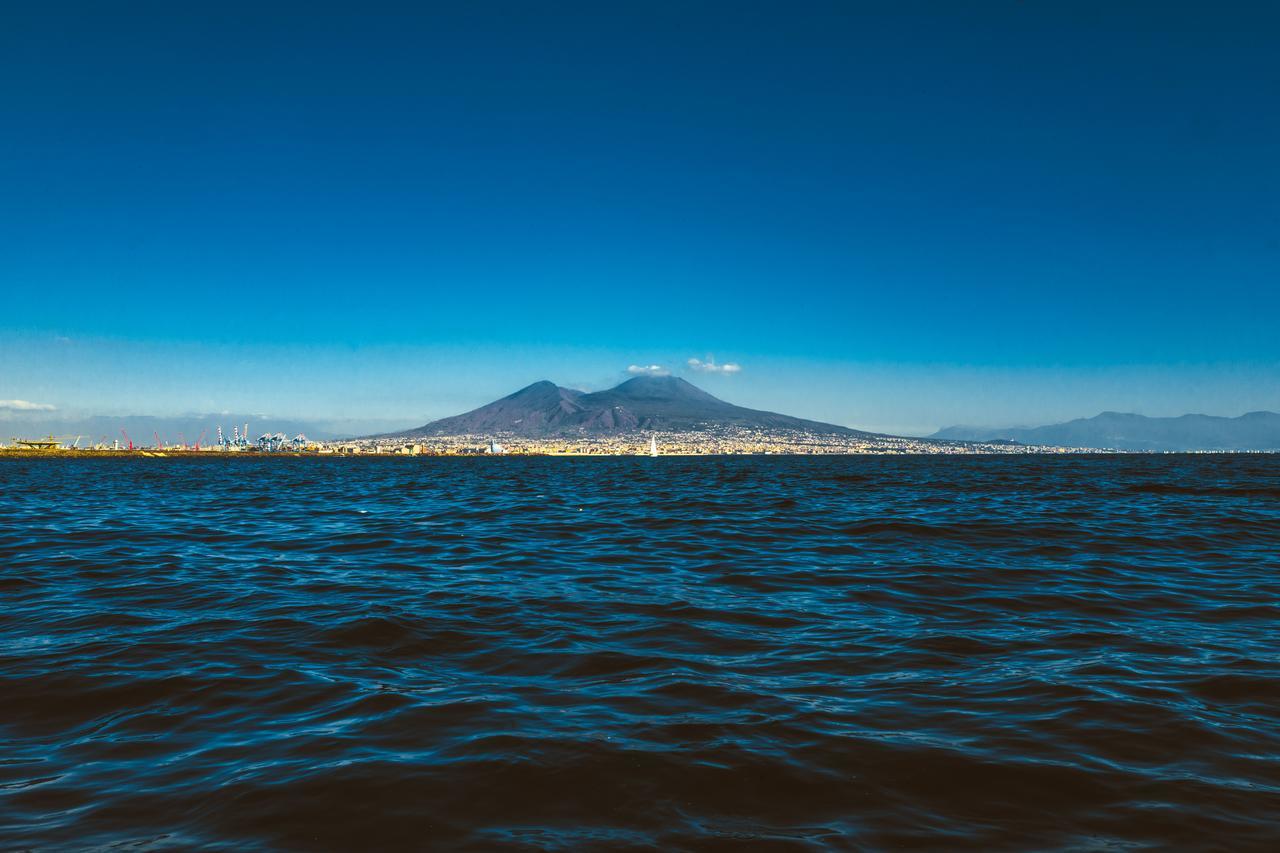 Art Suite Nel Cuore Di Napoli Eksteriør billede