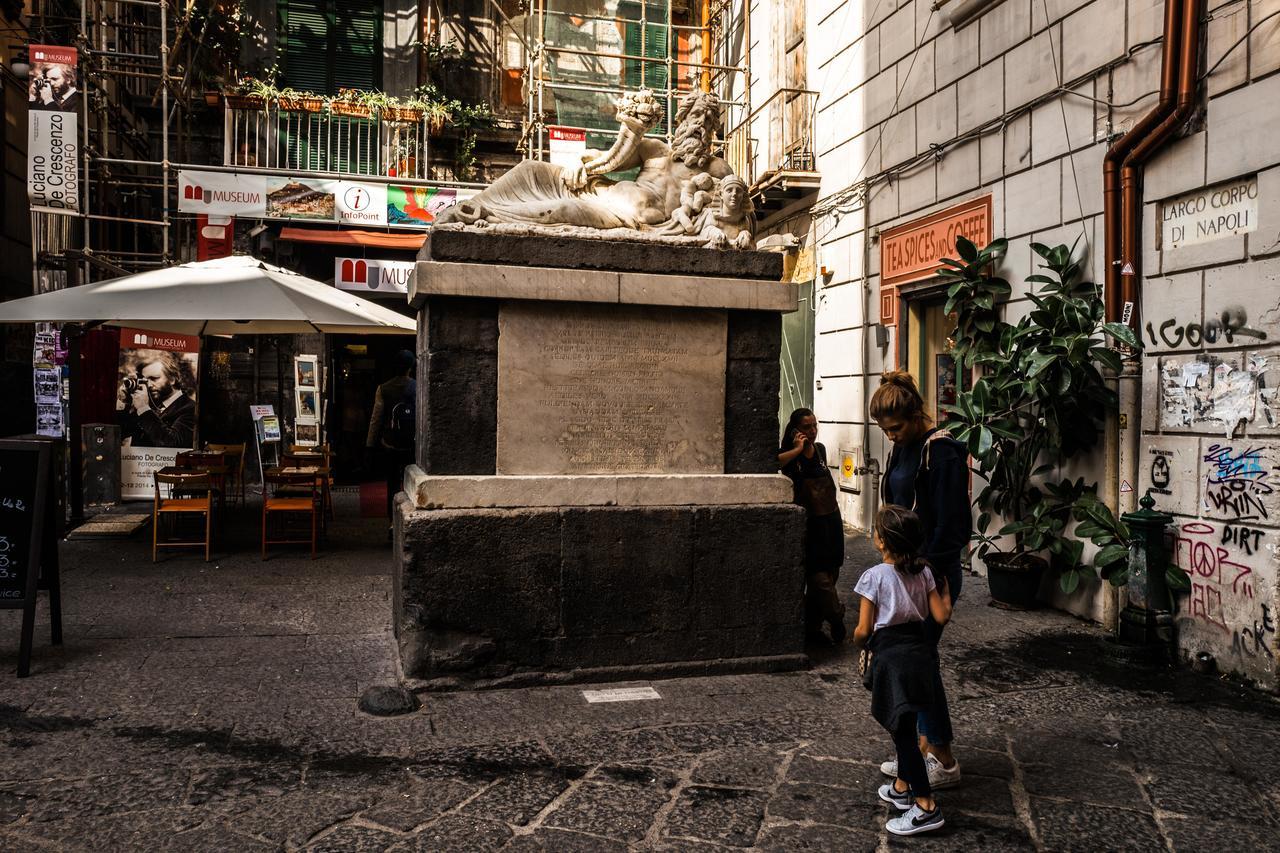 Art Suite Nel Cuore Di Napoli Eksteriør billede